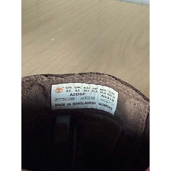 Timberland Women’s Gray Chelsea Boots with Red Elastic Size 8.5 - Picture 8 of 8